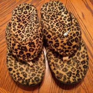 *LAST CHANCE Vionic relax slipper leopard 7 womens